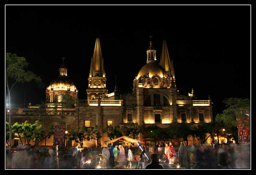 Catedral y Plaza de la Liberación en Guadalajara, Jal. - Cathedral and Plaza de la Liberacion