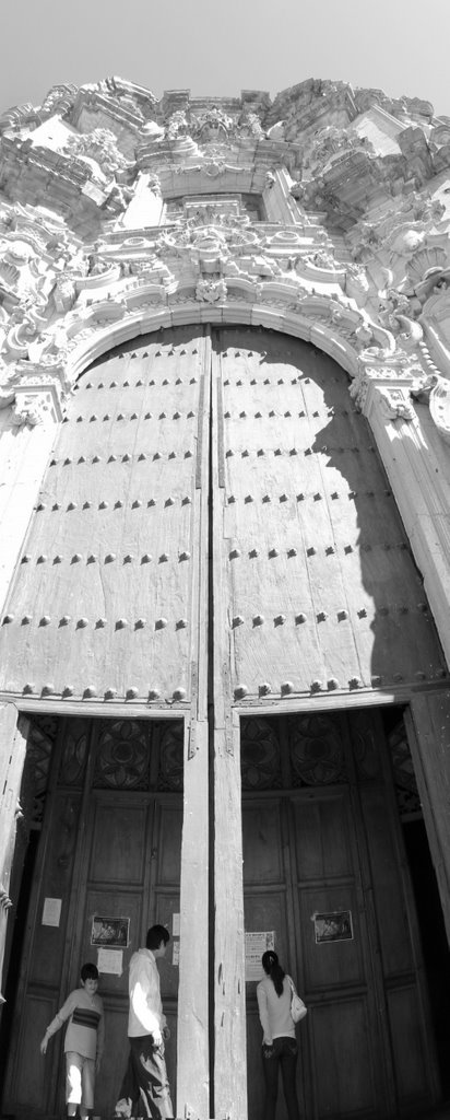 Puerta Principal Parroquia