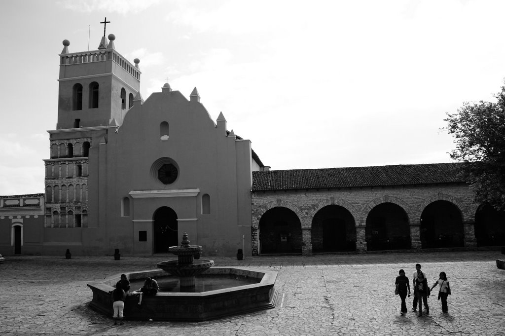 Iglesia y fuente Comitan de Dominguez chiapas By Mel Figueroa