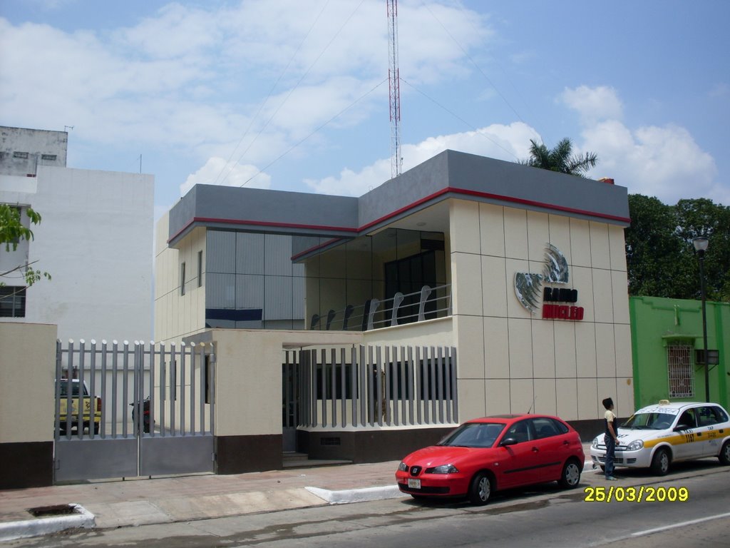 Radio Núcleo Tapachula <XHHTS-FM 90.7 Extremo FM / XHZZZ-FM 99.5 Los 40 Principales / XHETS-FM 94.7 Ke-Buena> (7a. Av. Norte No. 2 Centro. Par Víal)