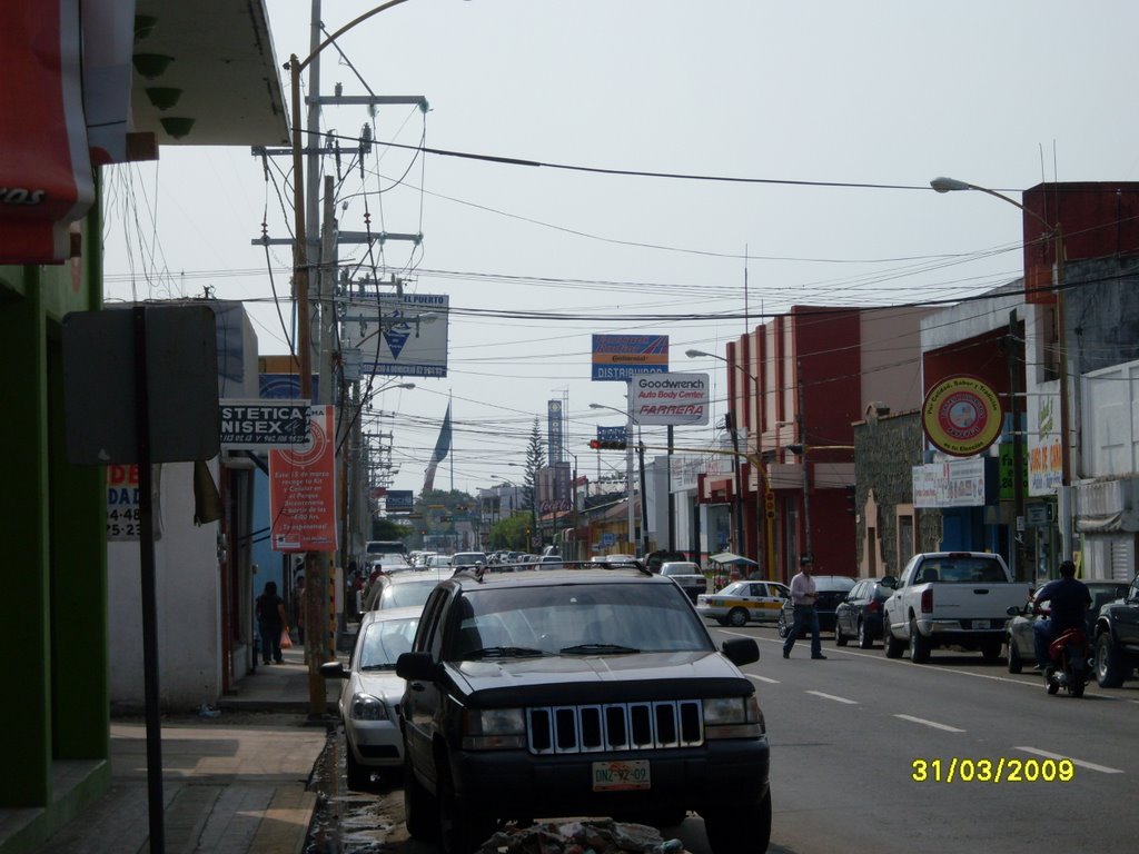 Central Oriente al fondo la bandera monumental