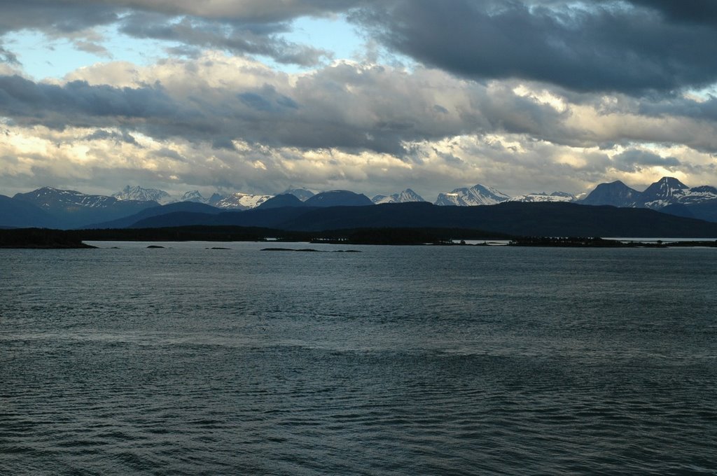 Moldefjord, June 2005
