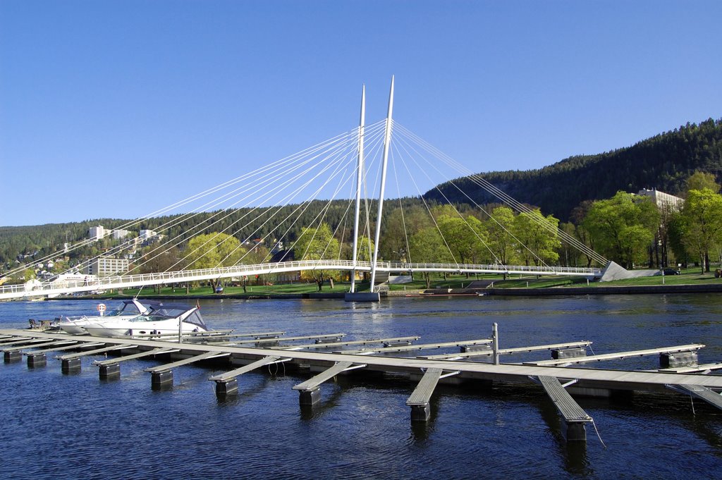 YPSILON BRIDGE, Drammen - a tribute to Nøkken, and the song of Drammenselva for Mira