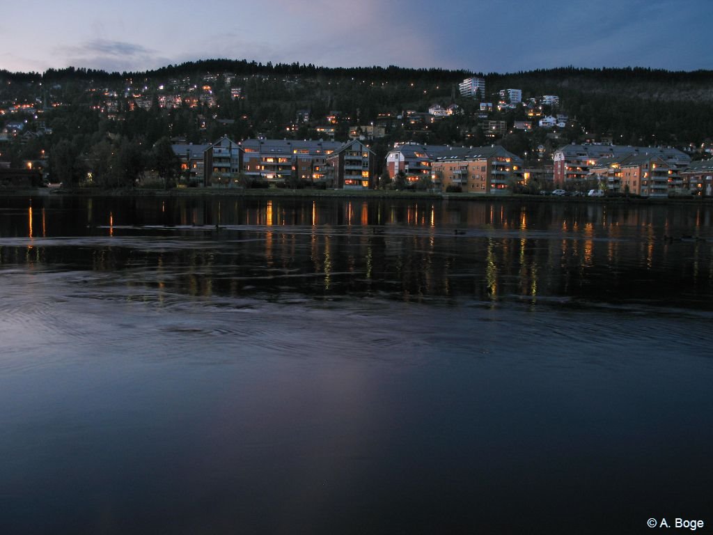 Hotvedt at night