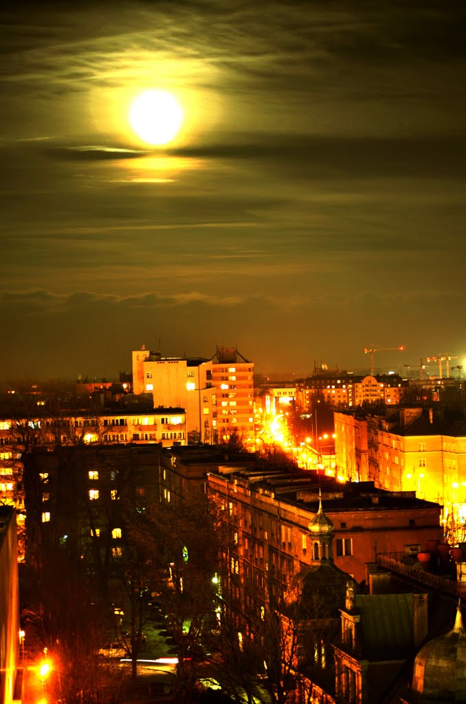 Gold moon upon Wroclaw….