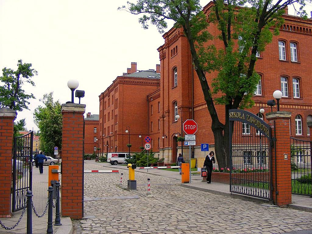Legnica.ul.Sejmowa.Państwowa Wyższa Szkoła Zawodowa