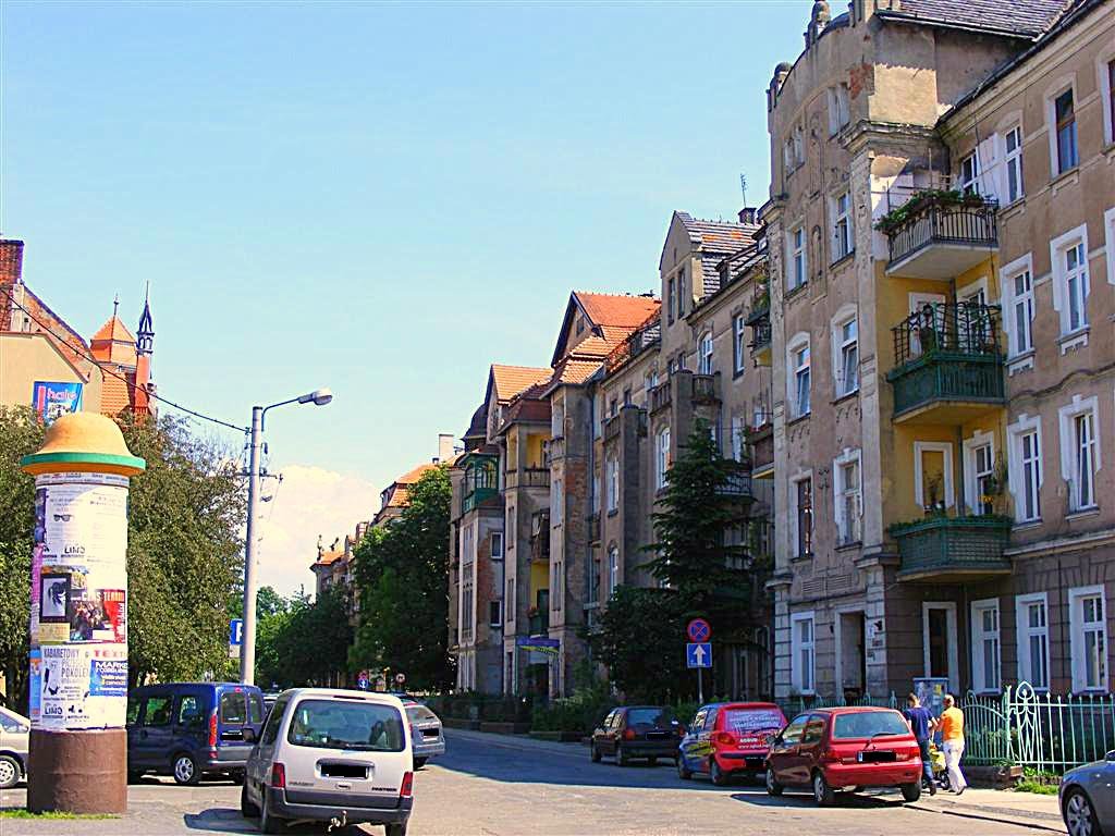 Legnica.Widok ul.R. Traugutta.View ul.R. Traugutt