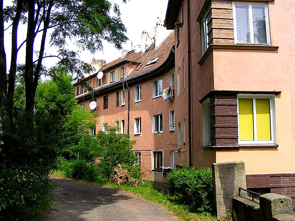 Legnica.Widok kamienicy przy ul. Adama Asnyka.View house Street. Adam Asnyk