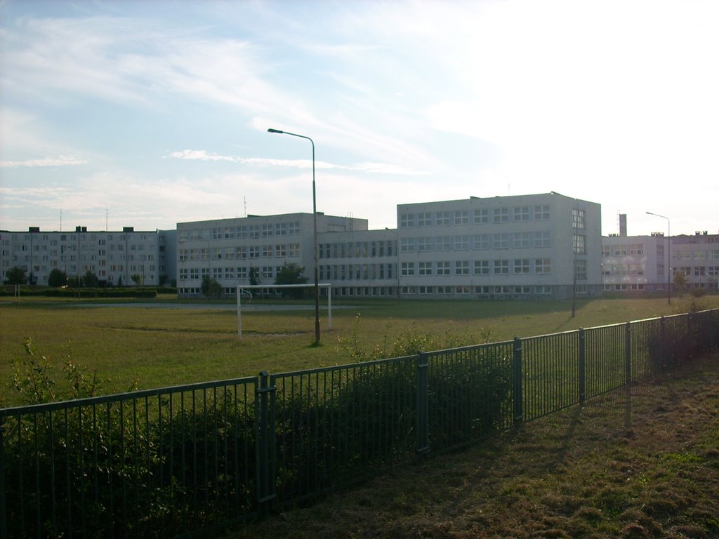 Oś. Sobieskiego, SP nr.8 w Oławie,  ul.Iwaszkiewicza