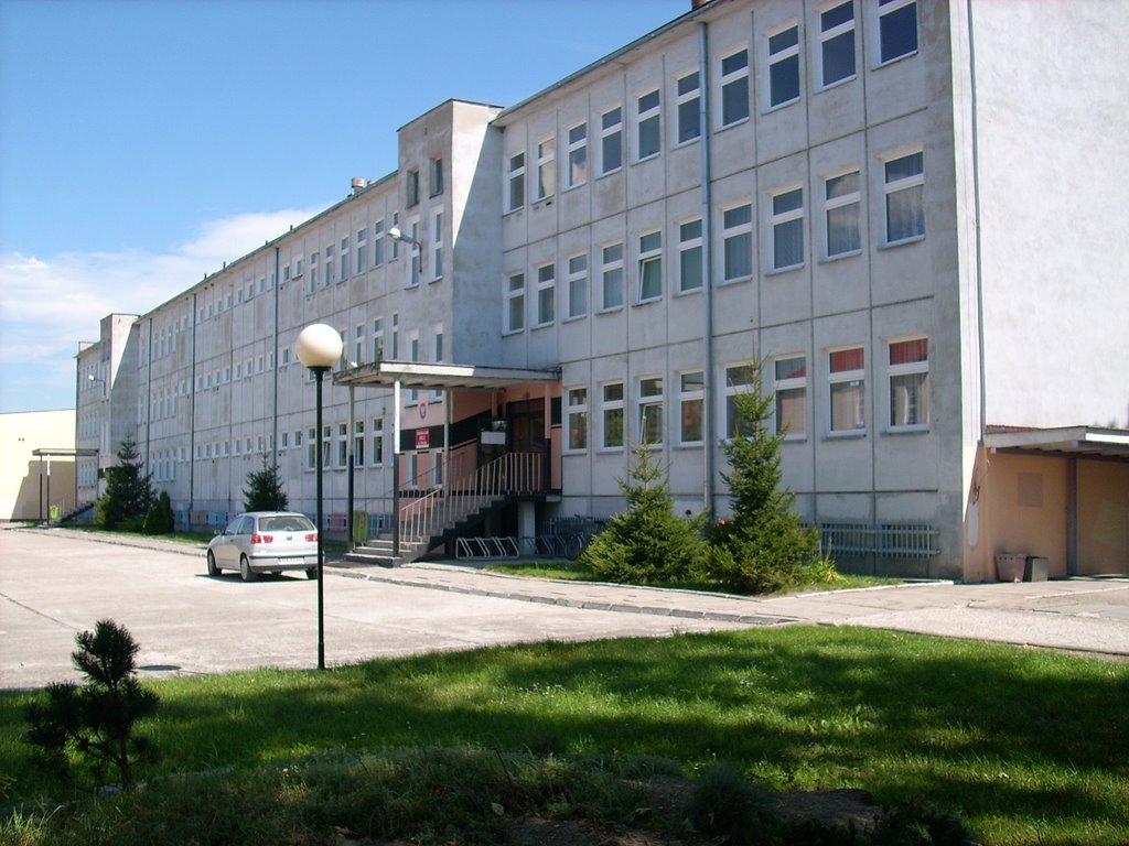 ul.Lwowska 3, Gimnazjum nr 2 w Oławie