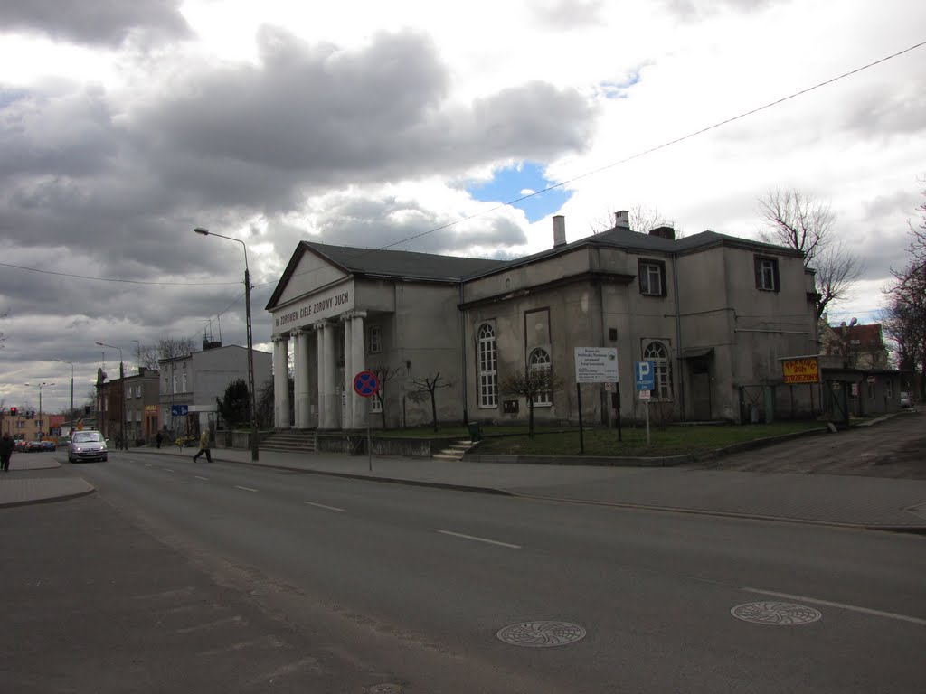Inowrocław - ul. Szymborska , budynek organizacji sportowej założonej w 1884 roku pod nazwą" Sokolnia"