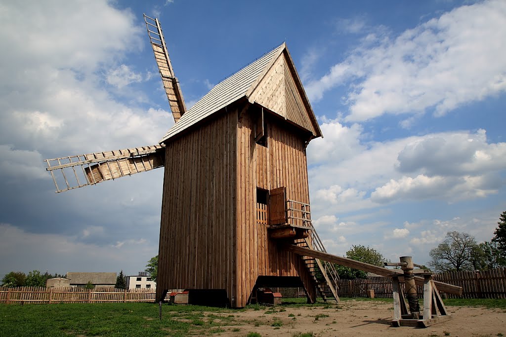 Bierzgłowo - Wiatrak-koźlak z XIX w.