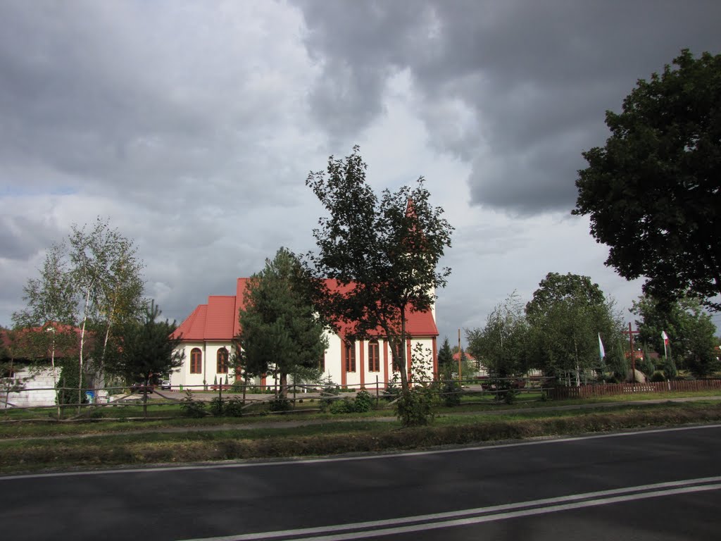 Przysiek - Kościół filialny p.w. MB Królowej Męczenników Polskich.