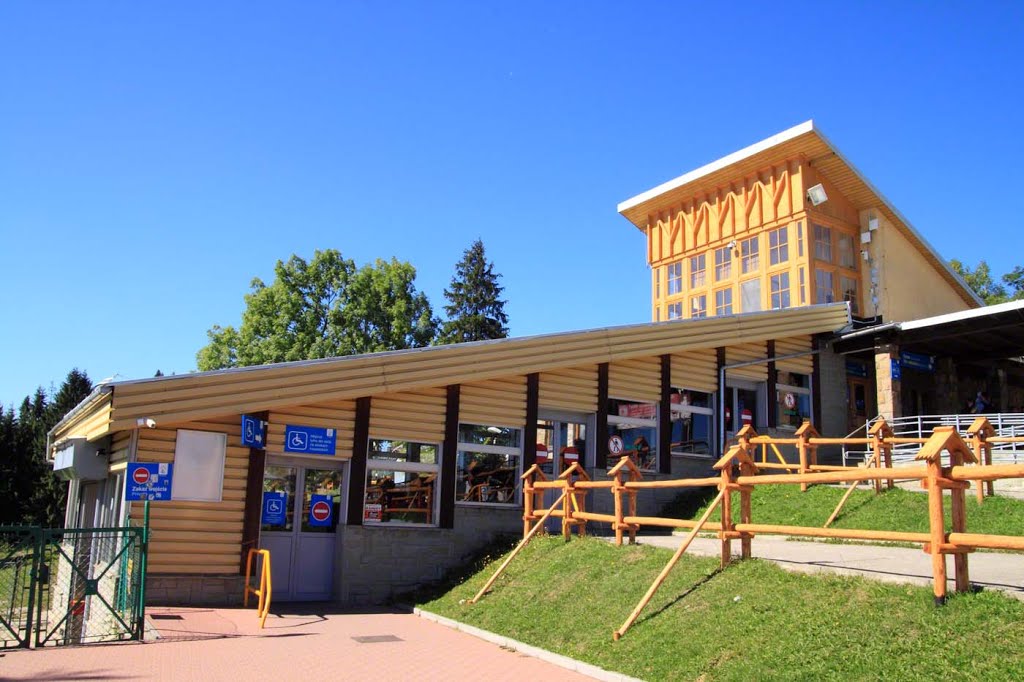 Gubalowka a station building