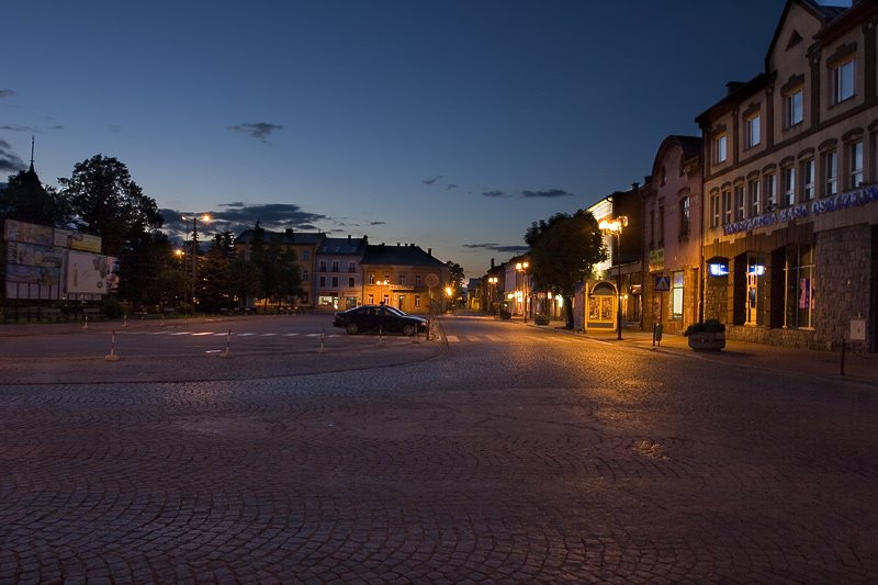 Nowotarski Rynek o wschodzie słońca / Old town at sunrise...