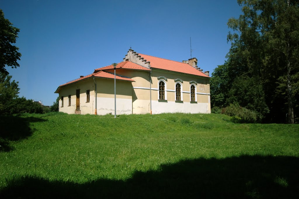 Zameczek w Skawinie (www.zamki.pl)