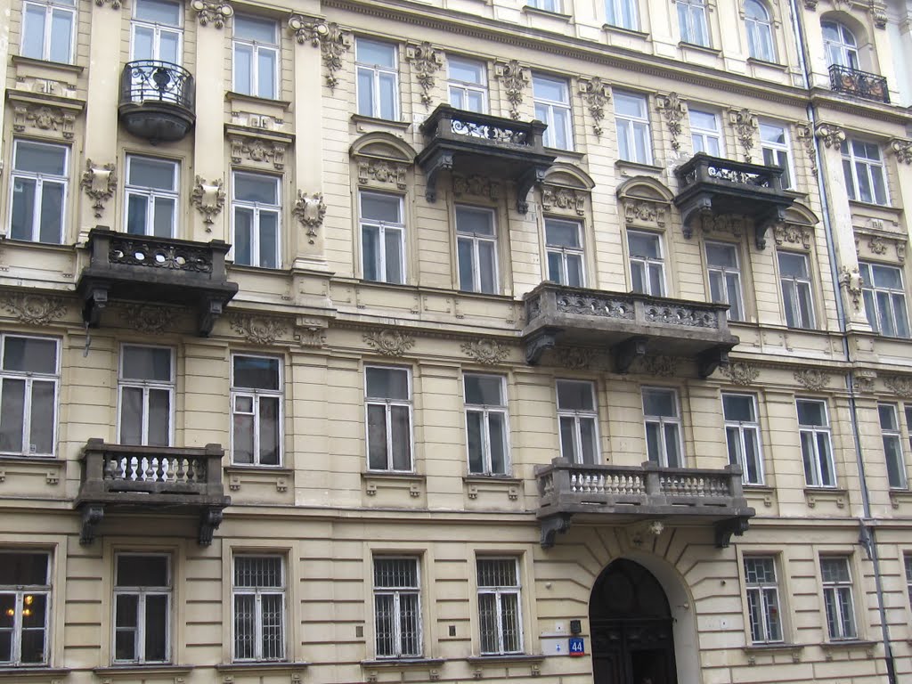 Nowogrodzka 44