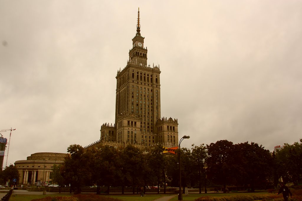 Pałac Kultury i Nauki – najwyższy budynek w Polsce, w centrum Warszawy