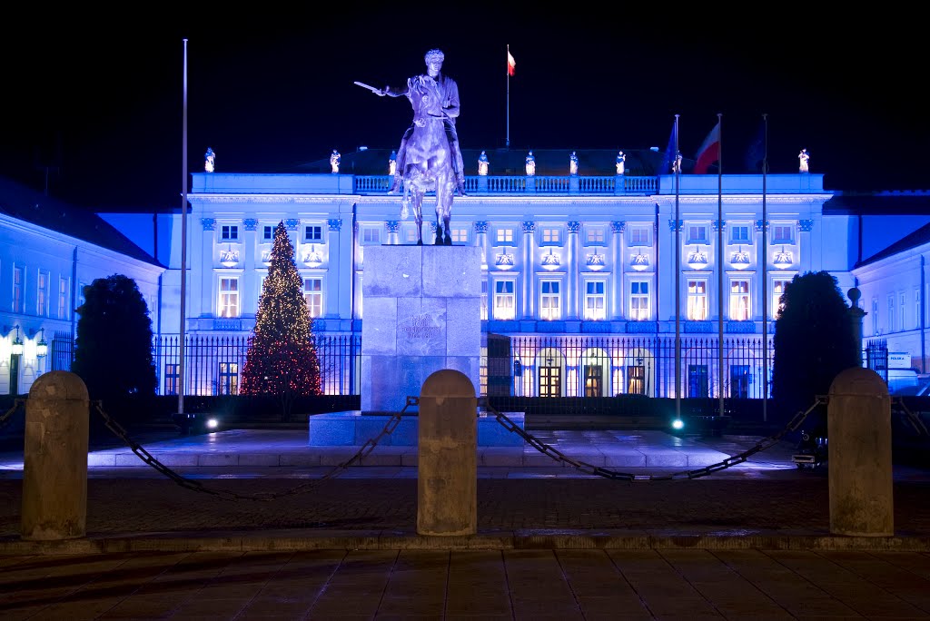 Warszawa - Belweder Pałac Prezydencki w świątecznej scenerii 2012r.