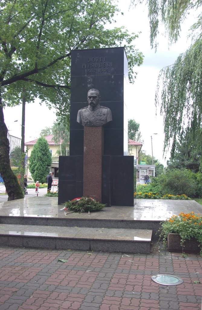 Wołomin. Józef Piłsudski 1867 - 1935 - pomnik