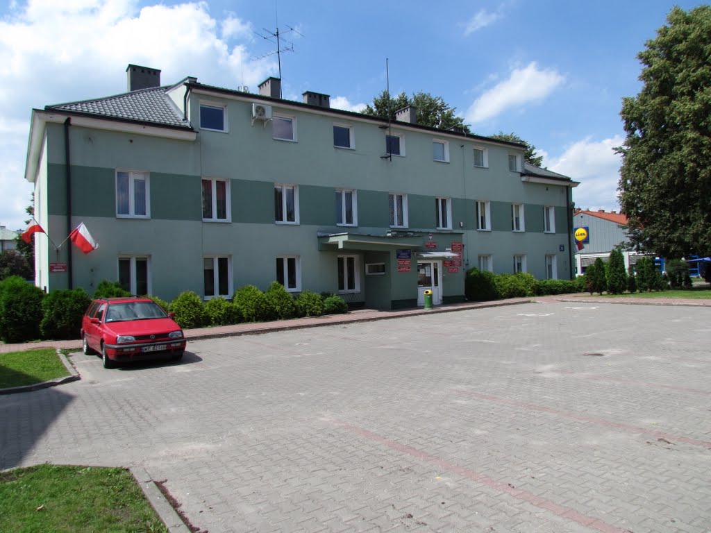 Wołomin,dawny szpital w Wołominie wybudowany w latach 50,a obecnie jeden z budynków Starostwa Powiatowego.