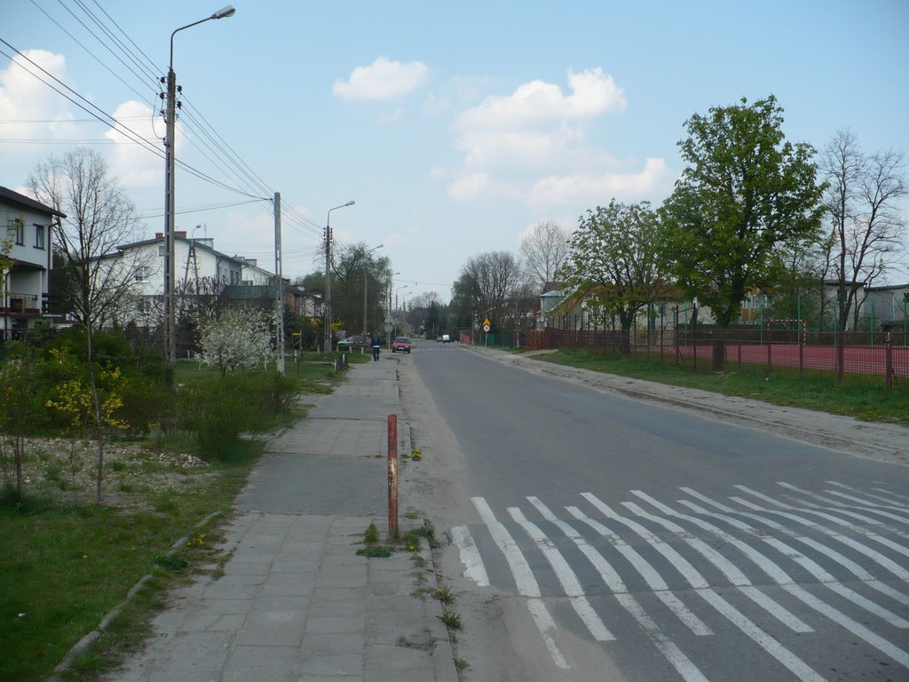 Grunwaldzka Street (vis a vis school)