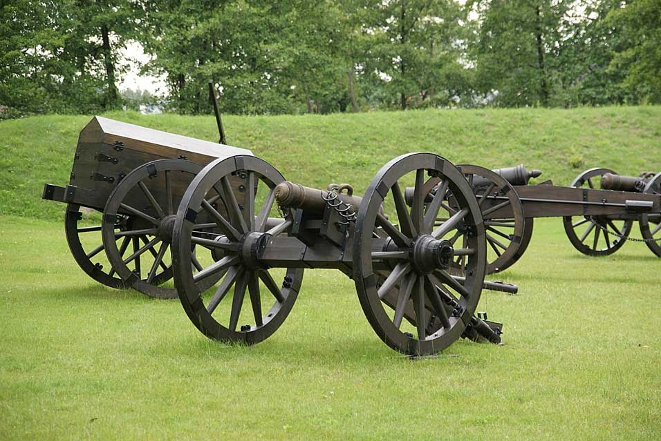 OSTROŁĘKA- FORT GENERAŁA BEMA - MAUZOLEUM POLEGŁYCH W BITWIE POD OSTROŁĘKĄ 26 MAJA 1831 - ARTYLERIA KRÓLESTWA POLSKIEGO