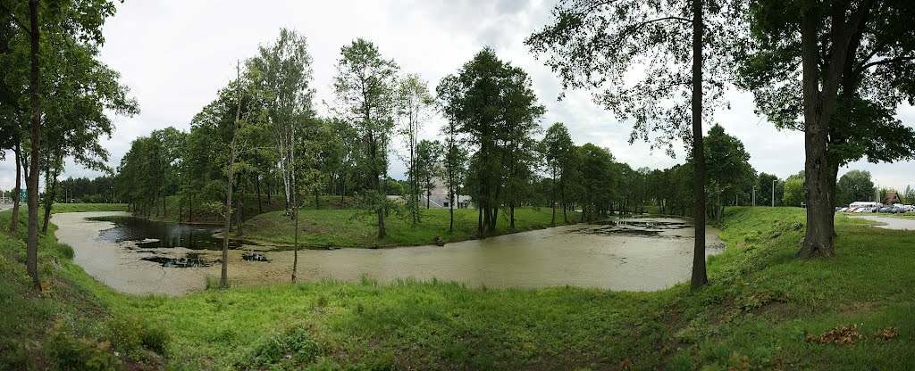OSTROŁĘKA- FORT GENERAŁA BEMA - MAUZOLEUM POLEGŁYCH W BITWIE POD OSTROŁĘKĄ 26 MAJA 1831