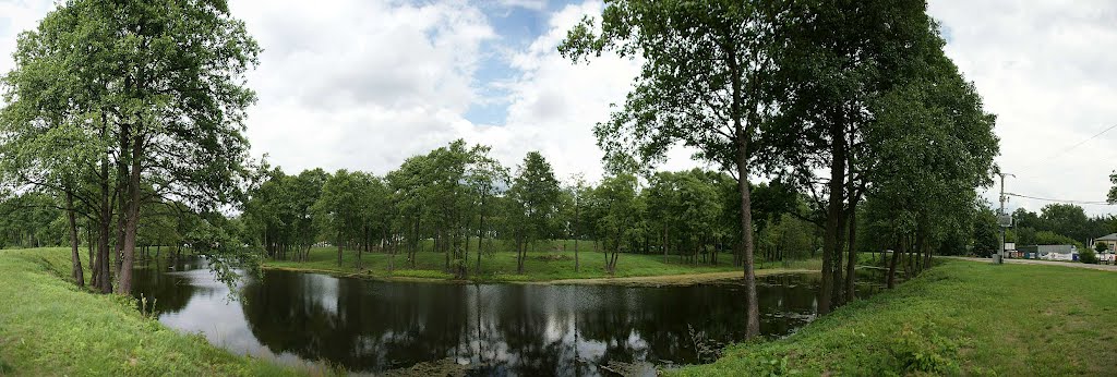 OSTROŁĘKA- FORT GENERAŁA BEMA - MAUZOLEUM POLEGŁYCH W BITWIE POD OSTROŁĘKĄ 26 MAJA 1831