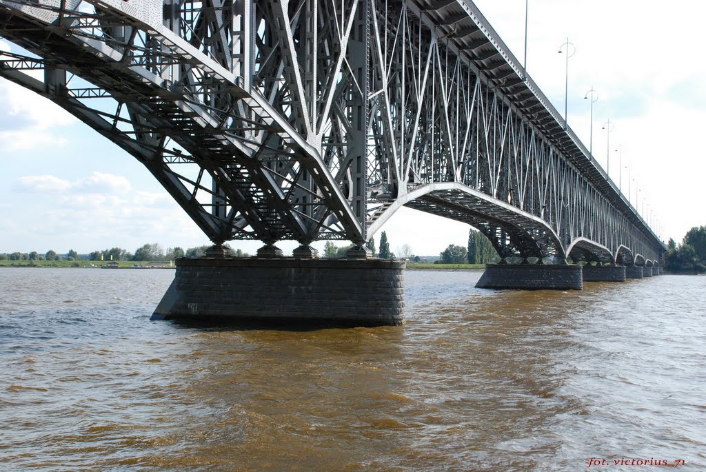 Płock - most przez Wisłę im. Legionów J. Piłsudskiego.