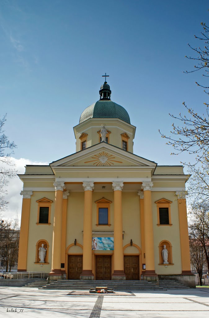 Radom, kościół garnizonowy pw. św. Stanisława - widok na wejście główne