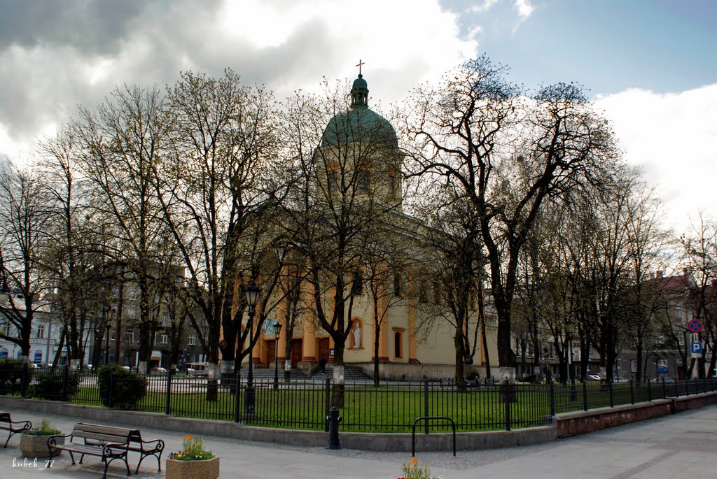 Radom, kościół garnizonowy pw. św. Stanisława widok z Placu Konstytucji 3 Maja