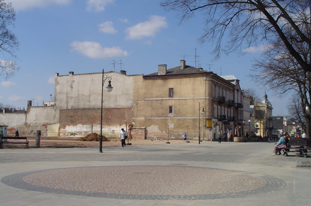 W przeszłości WKU, w przyszłości Galeria Rosa (Radom)