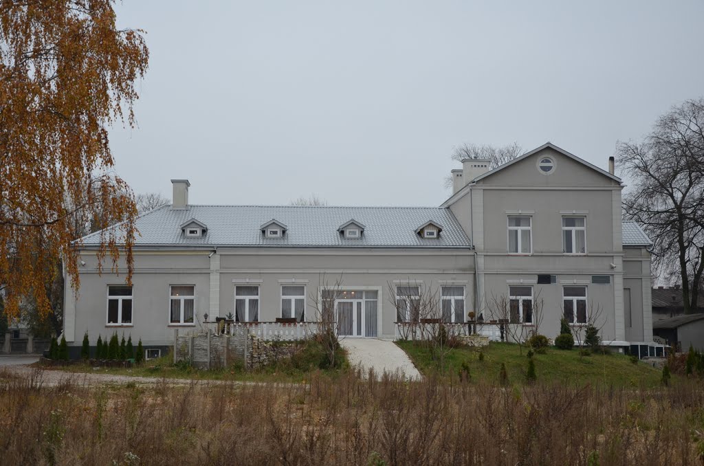 Odbudowany pałac Karschów przy Limanowskiego (XIX w)