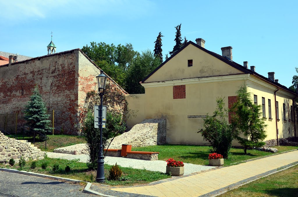Zamek i mury obronne w Radomiu (XIVw.)