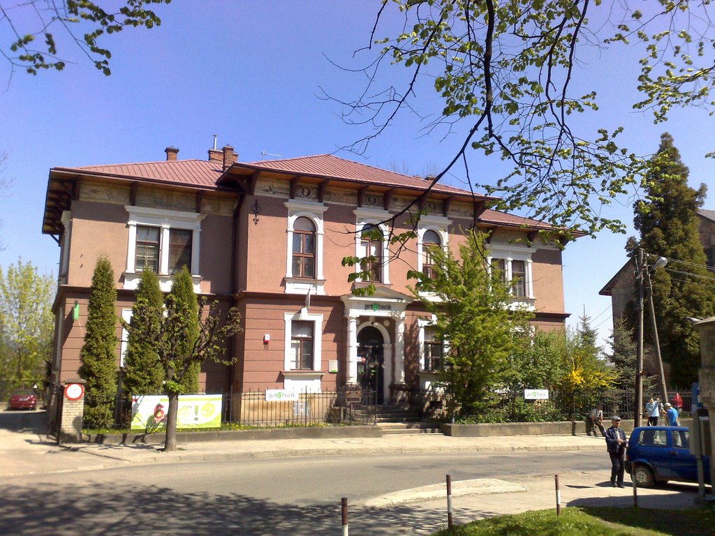Krosno - ul.Kapucyńska, budynek dawnego Towarzystwa Zaliczkowego (aktualnie siedziba banku)