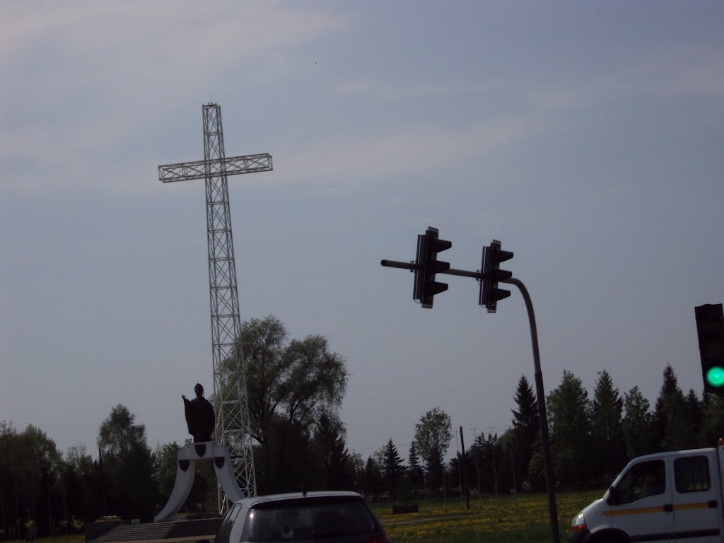 KRZYŻ PAPIESKI W KROŚNIE