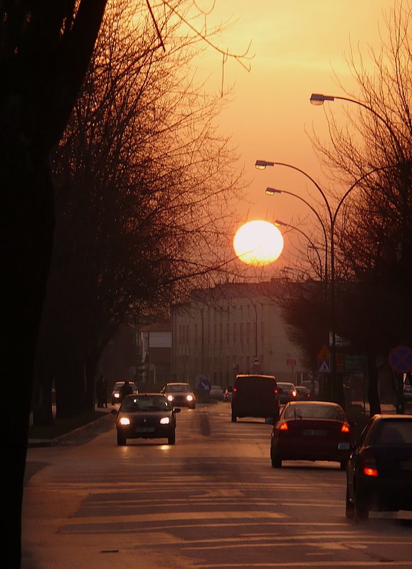 koniec jasnego świecenia,wieczór.