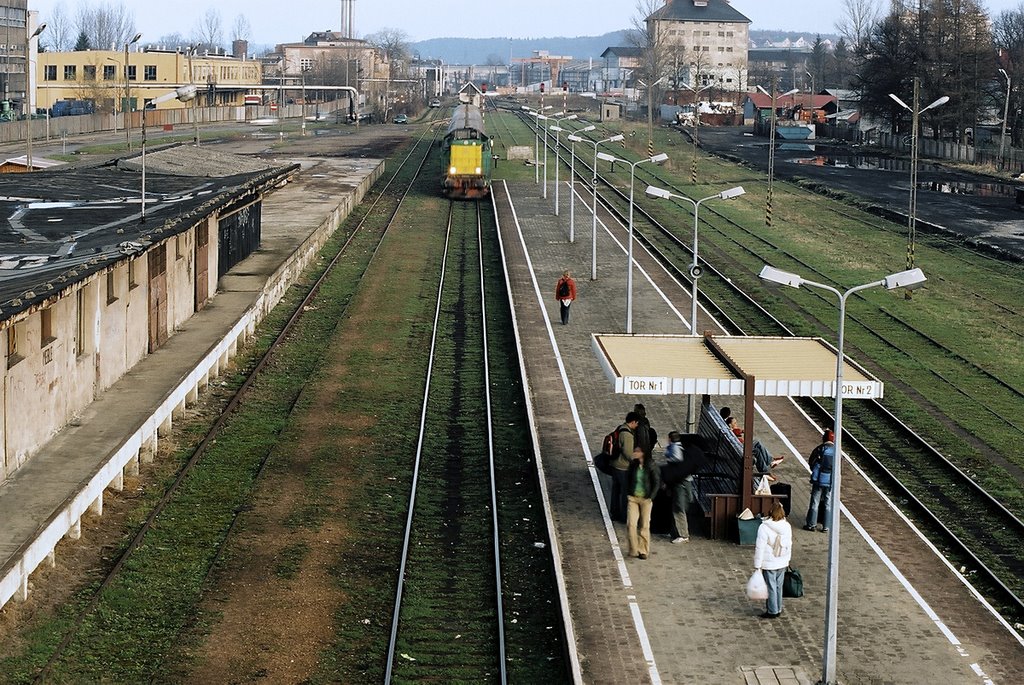 Dworzec kolejowy w Sanoku - wjeżdża mój pociąg