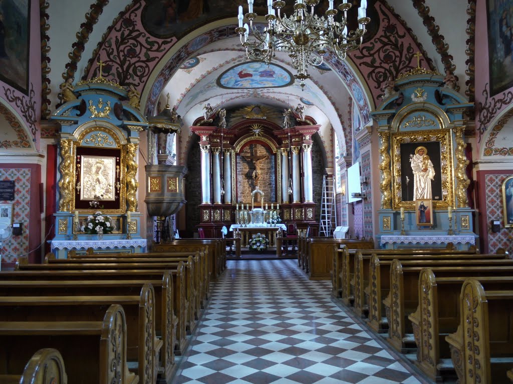 Sanok, wnętrze świątyni pw. Podwyższenia Krzyża Świętego sanktuarium Matki Bożej Pocieszenia – Pani Ziemi Sanockiej.