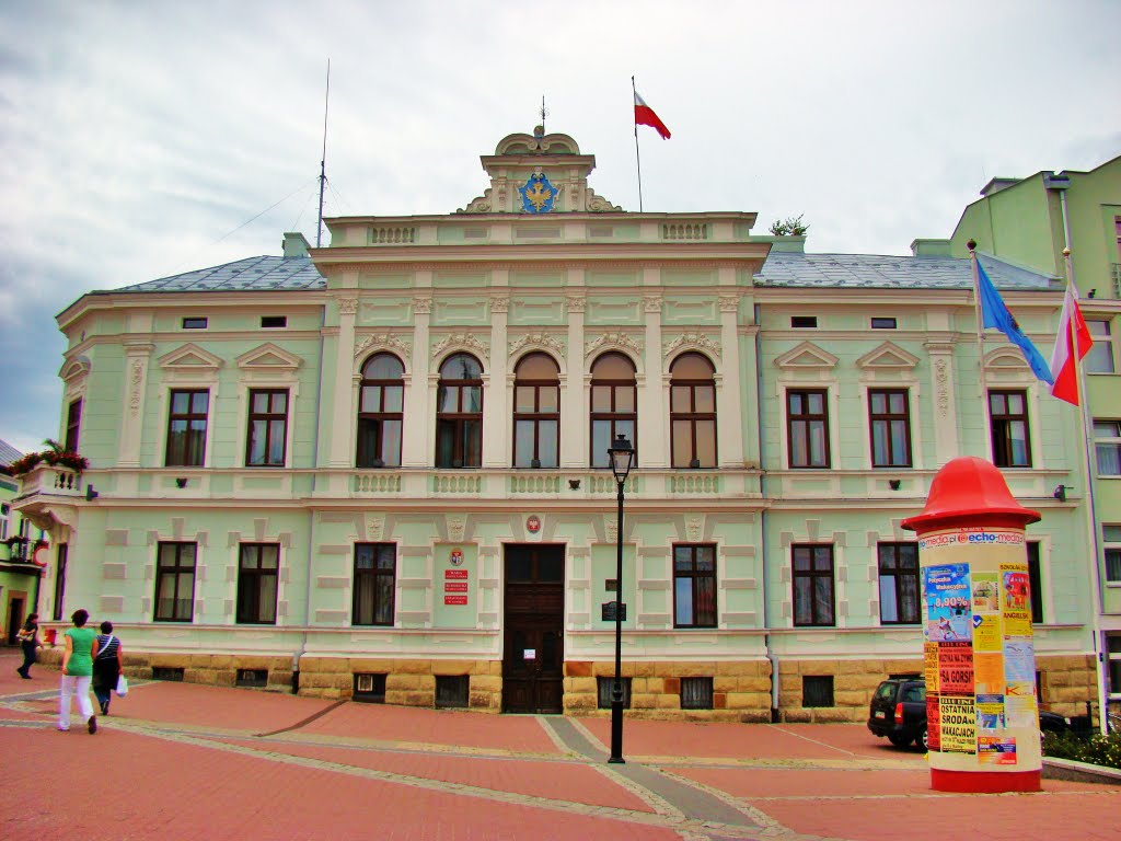 Sanok-dawny budynek Rady Powiatowej z XIXw.Obecnie siedziba Urzędu Miasta
