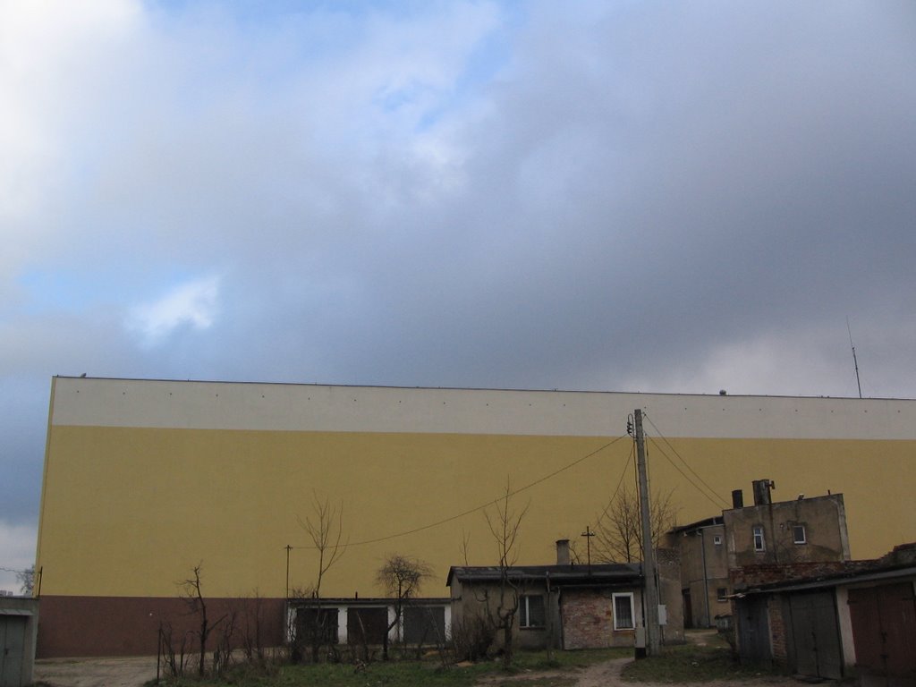 Na tle Aresztu Śledczego vel Supermarket :-)