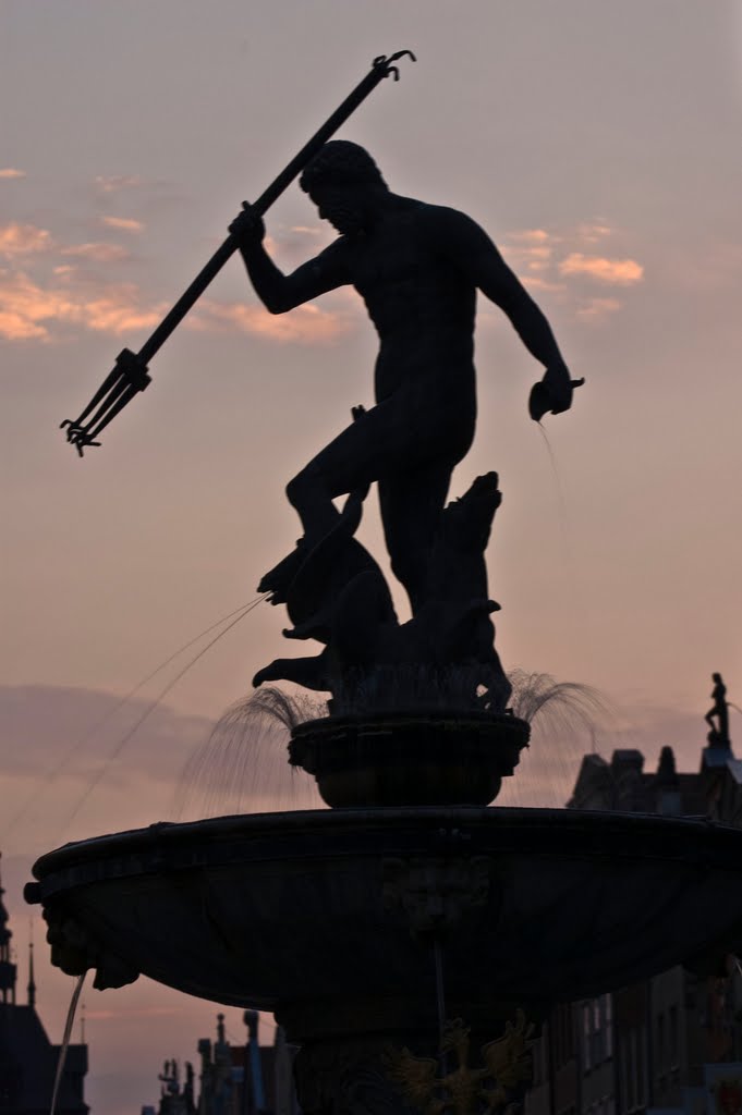 Neptun o zachodzie słońca