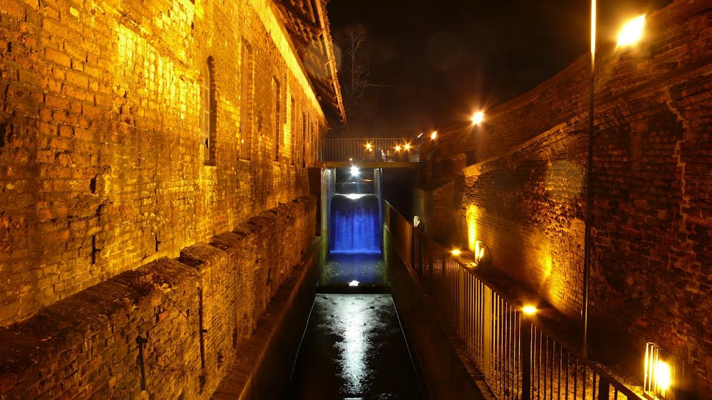 Wielki Młyn. Waterfall at night.