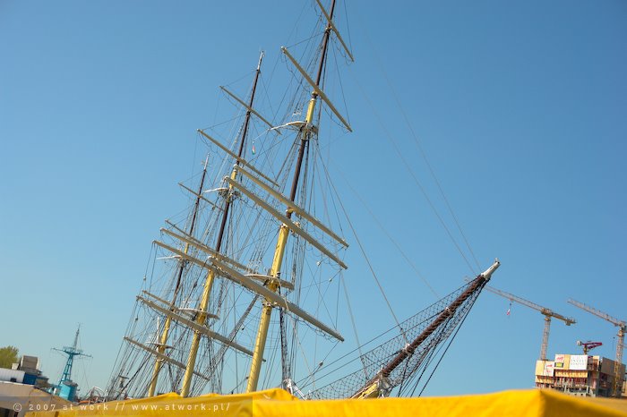 Dar Pomorza & Yellow Sea