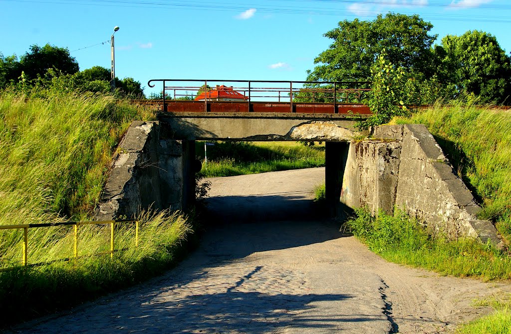 Wiadukt na linii kolejowej 211, z wiaduktu drogowego nad linią 201