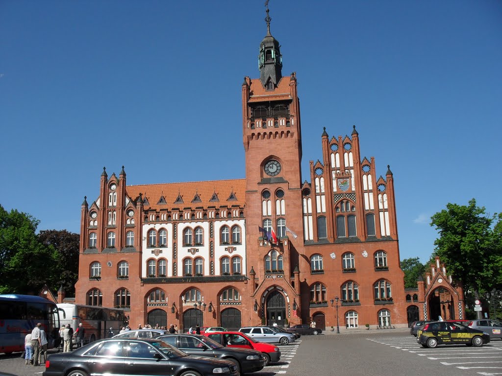 2010, Rathaus von Slupsk  (Stolp)/Polen, Bauzeit  1898-1901. Architekten Karl Zaar u. Rudolf Vahl;    2010, City Hall of Slupsk (Stolp) / Poland, Construction-times from 1898 to 1901. Architects are Zaar and Karl Rudolf Vahl;