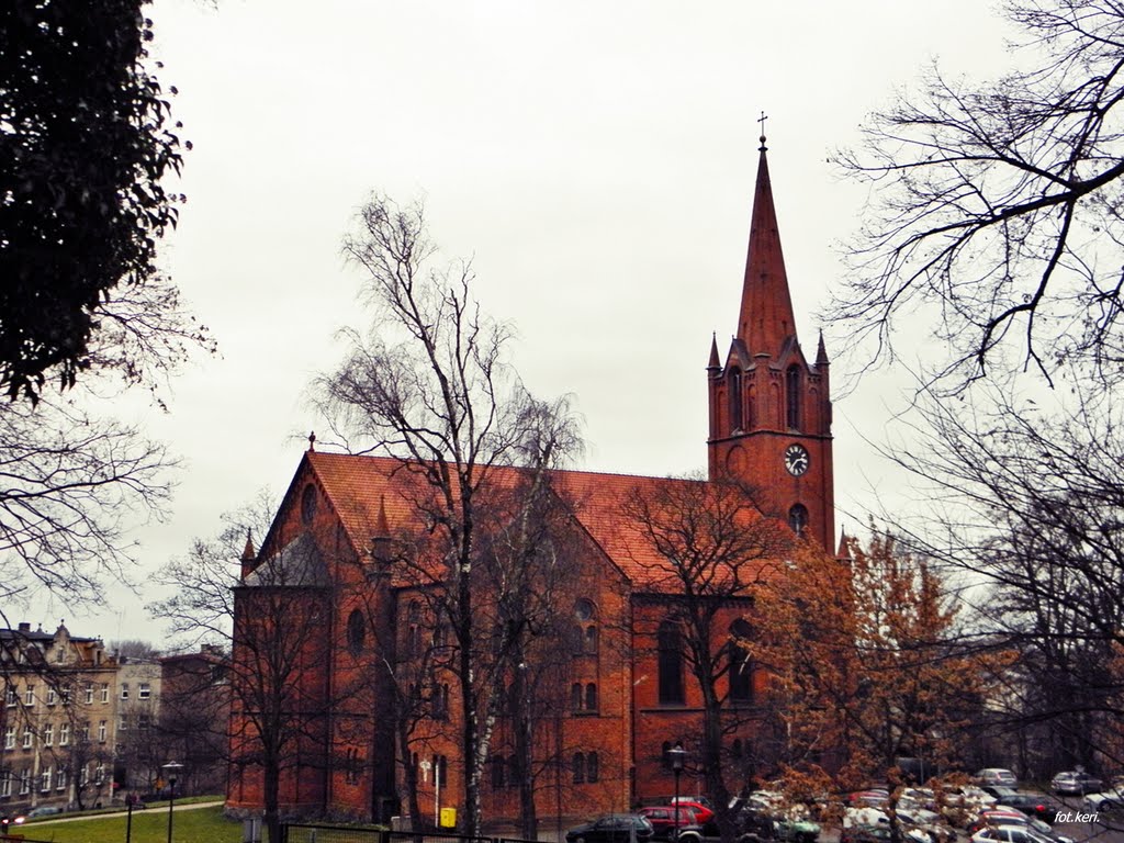Kościół rzymskokatolicki p.w.Najświętszego Serca Jezusowego.