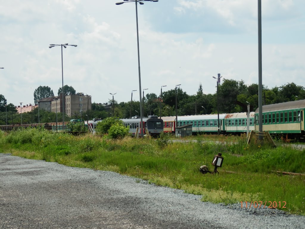 BOCZNICA PRZEWOZÓW REGIONALNYCH W SŁUPSKU W TLE SN 83- 003