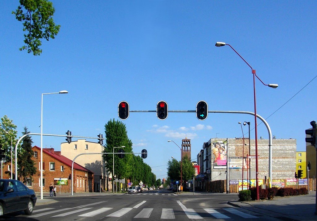 Tczew, ul. Gdańska, w tle wieża kościoła pw. św. Józefa